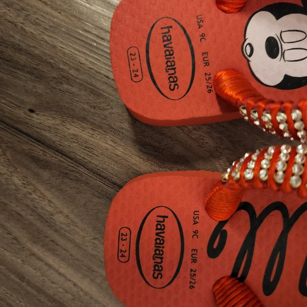Havaianas custom Minnie blinged out flip flops 🥰😍  size 9c